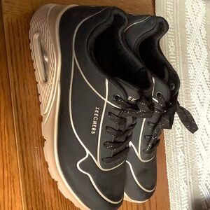 Sketchers Uno 8 1/2 New W/O tags